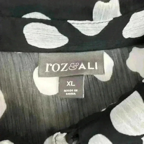Roz & Ali Womens XL Blouse Black White Polka Dots Sheer Tie Bottom Lightweight - Picture 5 of 13